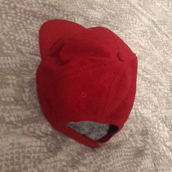 Red hat - Picture 2 of 2